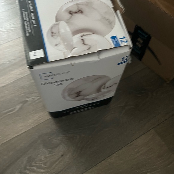 Mainstays Dinnerware Set Never Used Brand New - Picture 4 of 4